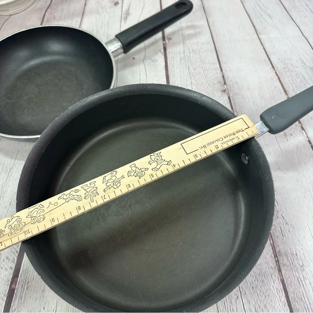 The Pampered Chef Black Cookware set small skillet and 3Qt 10